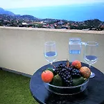 Casa Aida Sea View Dom wakacyjny Relogio do Poiso
